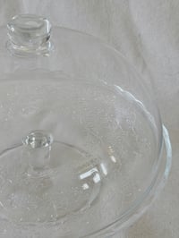 Image 1 of Daisy Café Pedestal Lidded Cake Stand