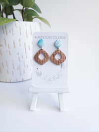 Image 2 of Bahamian Waters Weave Beths