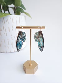 Image 1 of Bahamian Waters Wings