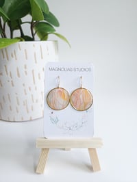 Image 2 of Peaches & Cream Marble Discs (L)
