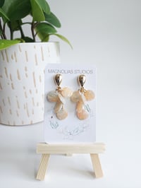 Image 2 of Peaches & Cream Marble Calistas