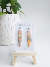 Image 2 of Peaches & Cream Marble Spears 
