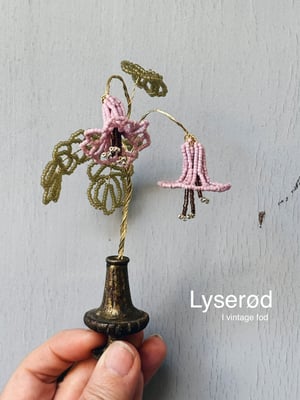 VILLY BELL, en perleblomst DIY æske