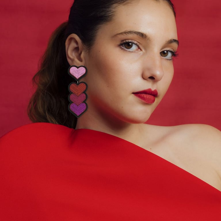 PAIRE DE BOUCLES D'OREILLES COEURS GRENADINE Image 2