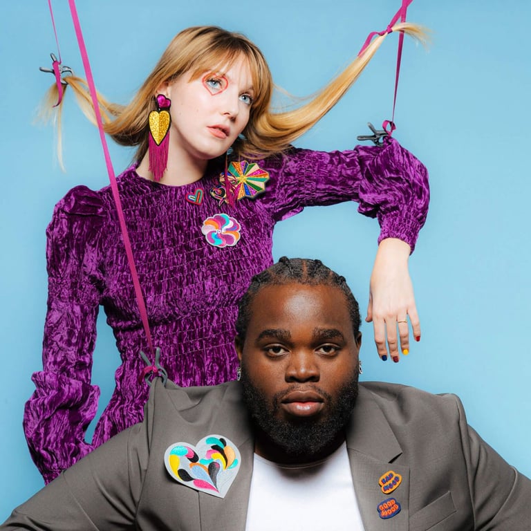 PAIRE DE BOUCLES D'OREILLES LOVE AFFAIR Image 2