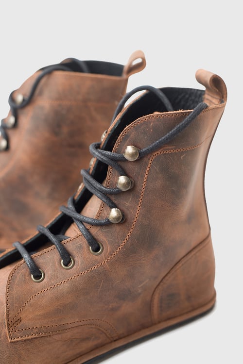 Image of Stride boots in Wax Brown