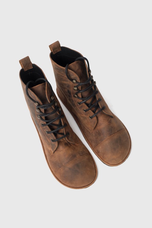 Image of Stride boots in Wax Brown