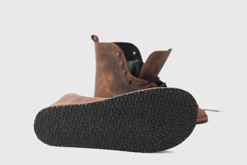 Image of Stride boots in Wax Brown