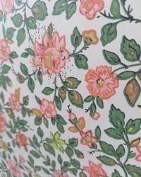 1970s Vintage Sanderson Wallpaper Rolls - Ditsy Floral Peach Flowers Cottagecore - (Set of 3 Rolls) – detail view 5
