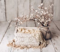 Image 1 of Set with white crate