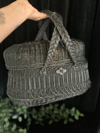 Image 3 of Réservé. Magnifique panier en osier, à anses croisées, panier bressand , fin XIX eme siècle!