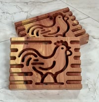 Image 2 of Aromatic Red Cedar Chicken Soap Deck - Soap Dish