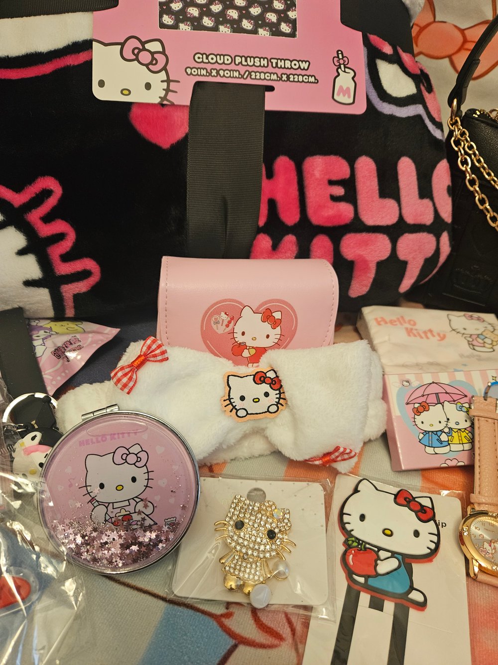 Image of DO NOT PURCHASE Carolinas Custom RESERVED Hello Kitty Black & Pink Juicy Bundle 