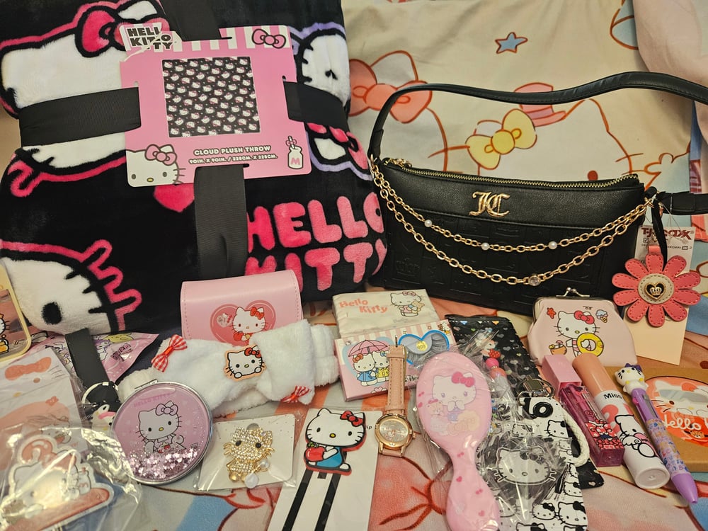 Image of DO NOT PURCHASE Carolinas Custom RESERVED Hello Kitty Black & Pink Juicy Bundle 