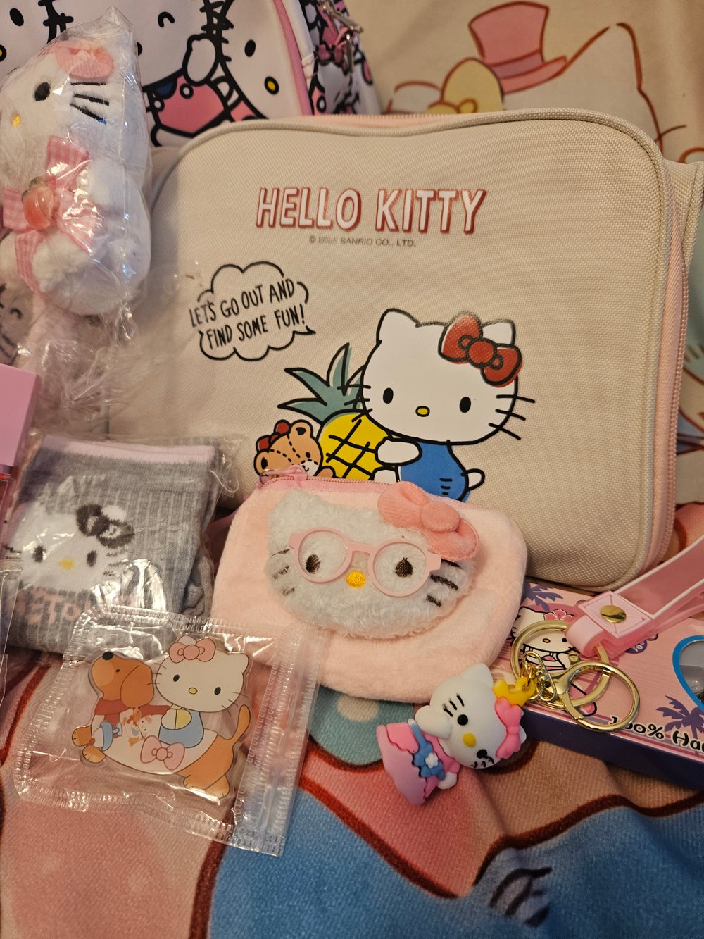 Image of Hello Kitty Duffle Bag Bundle 
