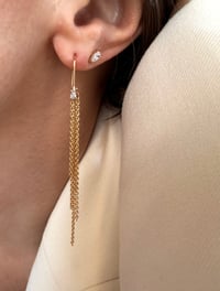 Image 2 of Boucle d'oreille dormeuse DELICATESSE