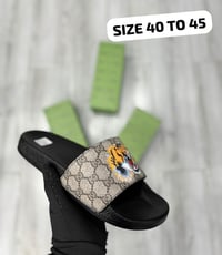 Image 7 of Mens Slider (1:1)