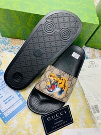 Image 8 of Mens Slider (1:1)