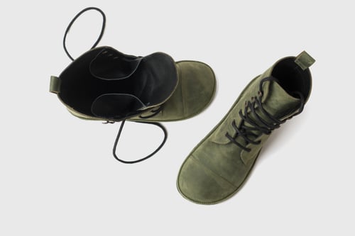 Image of Stride boots in Waxed Green