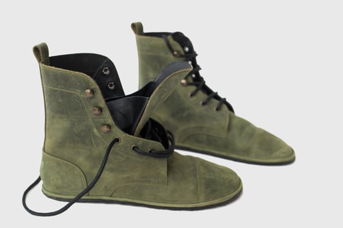 Image of Stride boots in Waxed Green