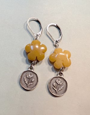 Image of POPPIES! ~ Hand Beaded Poppy Necklace #1 ~ Yellow Jade