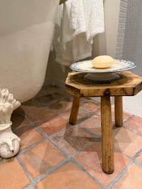 Image 2 of Assiette sur piédouche en terre de fer Gien modèle Montigny  