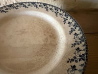 Image 7 of Assiette sur piédouche en terre de fer Gien modèle Montigny  