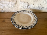 Image 5 of Assiette sur piédouche en terre de fer Gien modèle Montigny  