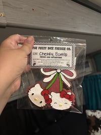 HK CHERRY BOW FRESHIE 