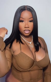 Image 3 of 7x5 Yaki Straight Lace Closure Bob in 12”