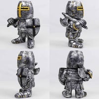 Image 6 of 👑The Armored Kingdom King's Guard Knight Collectible-Durable Resin Figure-Unique Display Decor