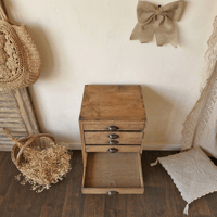 Image 2 of LE MEUBLE D'ATELIER 