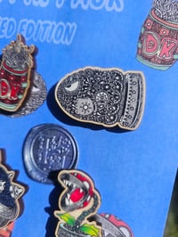 Image 4 of Mario eco pin set 