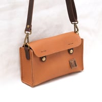 Image 2 of Wide Two-way Sling in pebbled tan