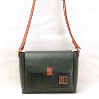 Image 1 of STUDIO LINE Small Box Sling in green and brown