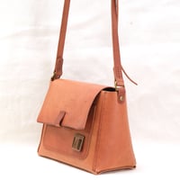 Image 4 of STUDIO LINE Small Box Sling in light brown and brown