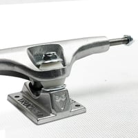 Image 2 of Juego Ejes Theeve Tiking trucks raw en liquidación.