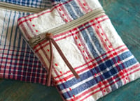 Image 1 of Small Coin Purse with Key Ring – Vintage Fabric Zipper Pouch