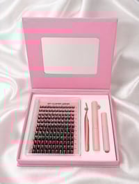 Image 3 of Pink lash kit 