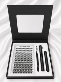Image 3 of Black lash kit 