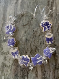 Image 1 of 8 Count Cookie Lei 