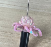 Image 3 of Pack of 15 Lily Flower Beads
