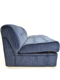 Image 6 of Banquette convertible bleu rayé