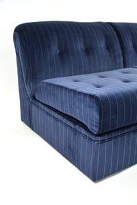 Image 3 of Banquette convertible bleu rayé