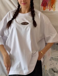 Image 2 of Camiseta blanca ''Fairy Tale'' · Gallery Tees - Drop 01