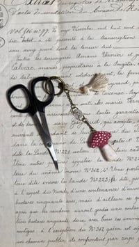 Image 2 of Scissors fob Toadstool 