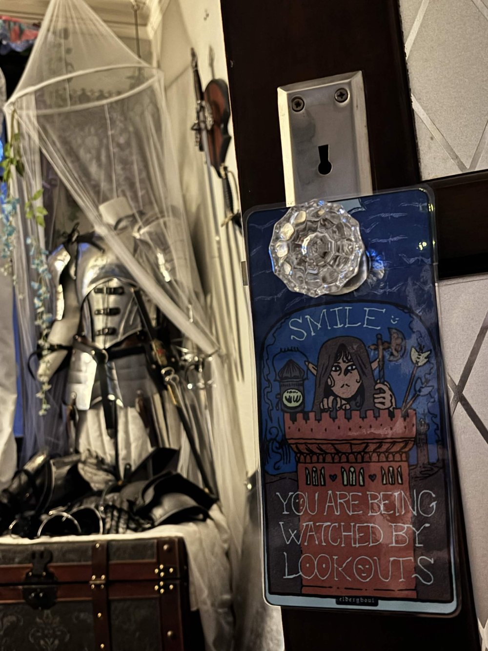 Image of Lookout Door Hanger