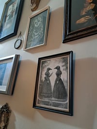 Image 1 of Gothic Victorian-Era Crow Women Illustration in Painted Vintage Wooden Frame