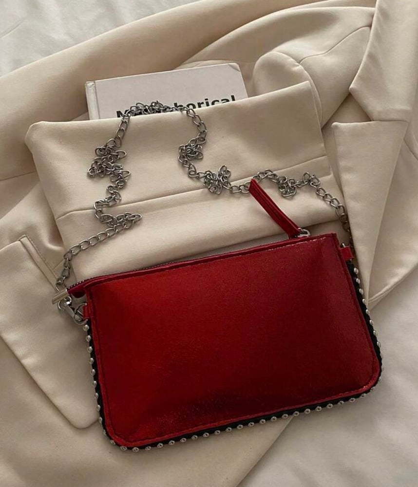 Image of “Chain Crossbody Purses”