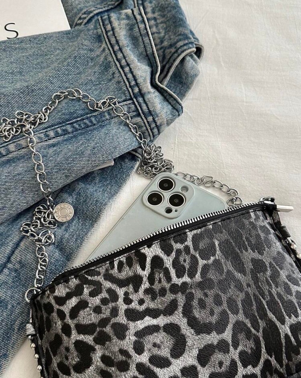 Image of “Chain Crossbody Purses”